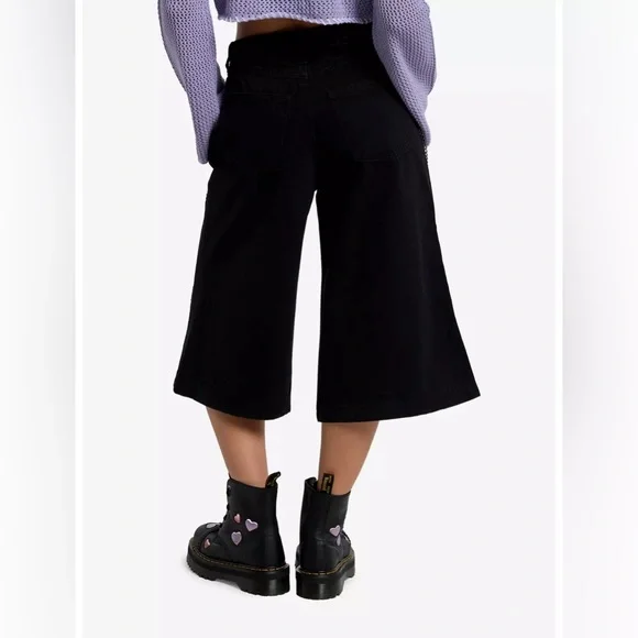 Hot Topic Kuromi Long Jean Shorts With Chain - Picture 3 of 9